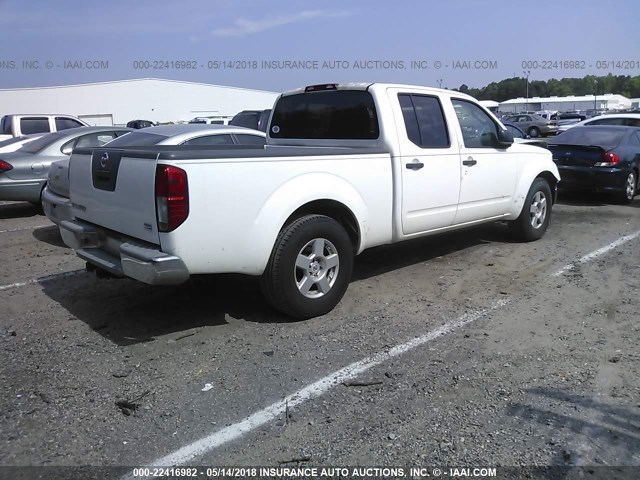 1N6AD09U98C427621 - 2008 NISSAN FRONTIER CREW CAB LE/SE/OFF ROAD WHITE photo 4