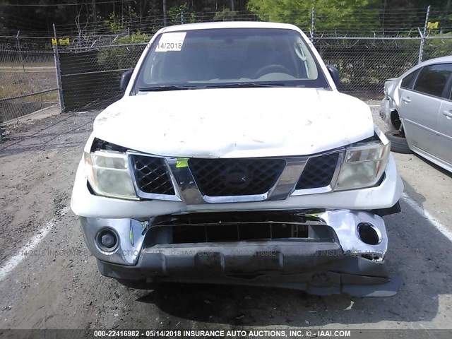 1N6AD09U98C427621 - 2008 NISSAN FRONTIER CREW CAB LE/SE/OFF ROAD WHITE photo 6