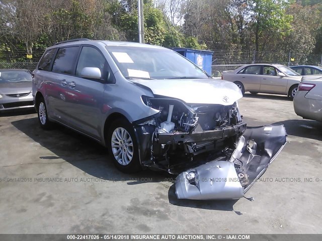 5TDYZ3DCXHS785313 - 2017 TOYOTA SIENNA XLE/LIMITED SILVER photo 1