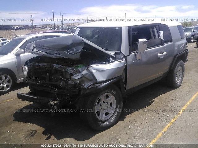 JTEBU4BF0CK135182 - 2012 TOYOTA FJ CRUISER SILVER photo 2