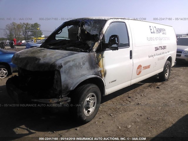 1GCGG29U451180225 - 2005 CHEVROLET EXPRESS G2500  WHITE photo 2