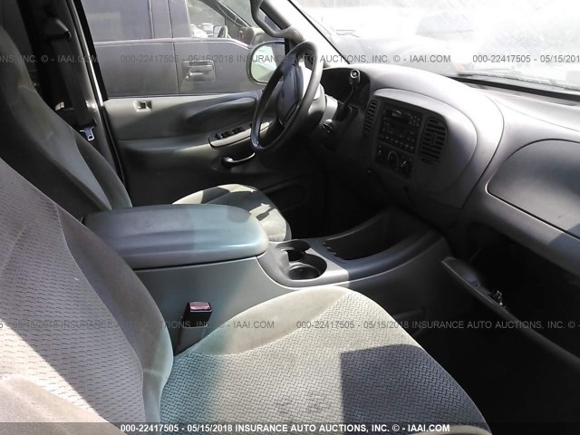 1FMRU15W42LA45924 - 2002 FORD EXPEDITION XLT 白色 照片 5