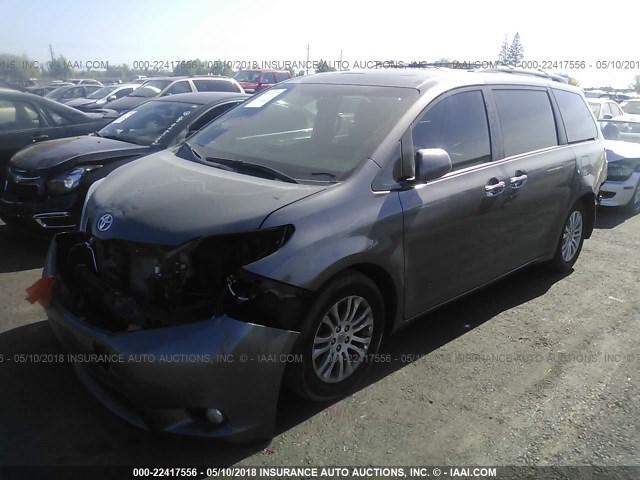 5TDYK3DC8GS741720 - 2016 TOYOTA SIENNA XLE/LIMITED GRAY photo 2