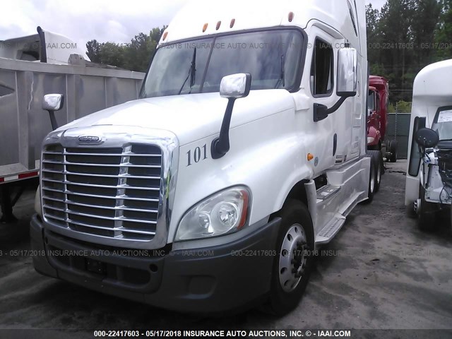 1FUJGLDR8DSBM2645 - 2013 FREIGHTLINER CASCADIA 125  WHITE photo 2
