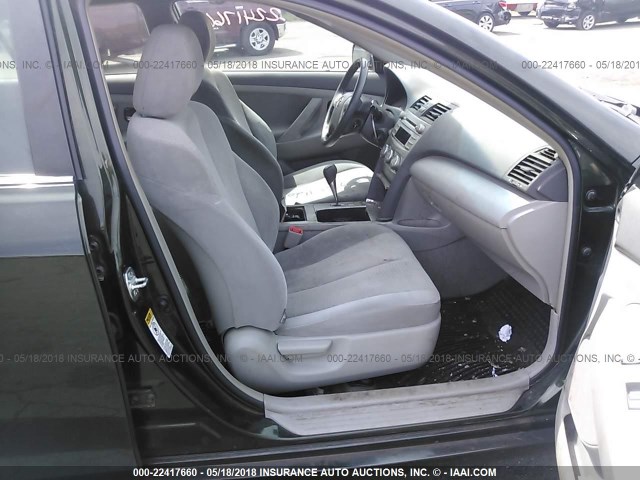 4T1BK3EK5AU598218 - 2010 TOYOTA CAMRY SE/LE/XLE GREEN photo 5