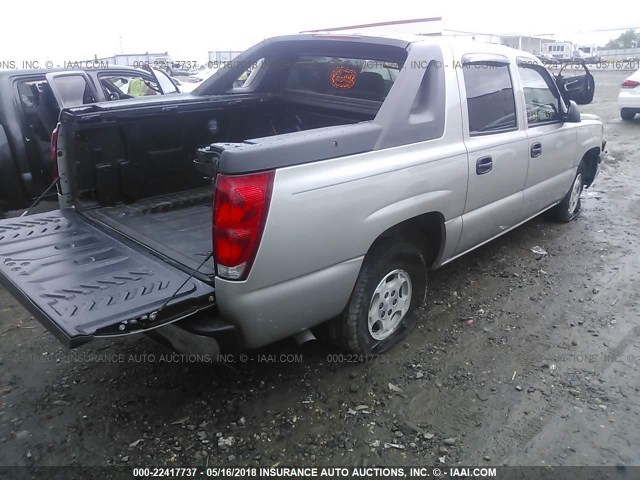 3GNEC12Z25G132914 - 2005 CHEVROLET AVALANCHE C1500 Pewter photo 4