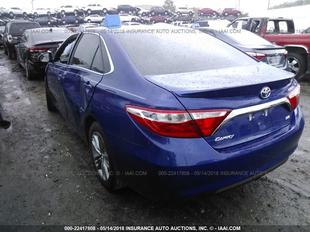 4T1BF1FKXFU994160 - 2015 TOYOTA CAMRY LE/XLE/SE/XSE BLUE photo 3