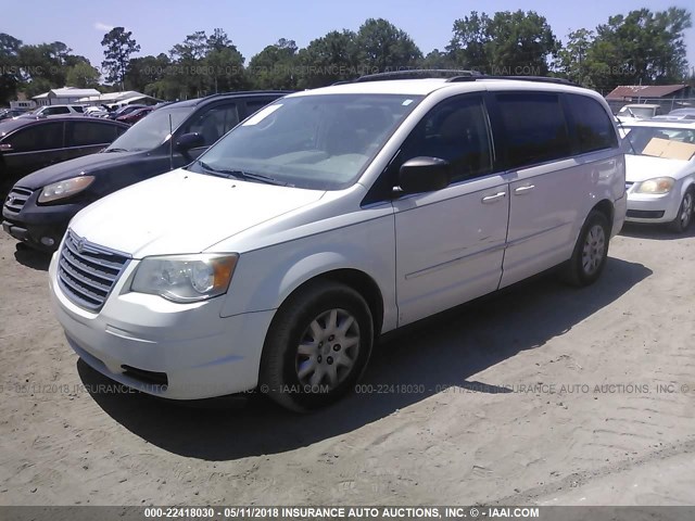 2A4RR4DE9AR173902 - 2010 CHRYSLER TOWN & COUNTRY LX WHITE photo 2