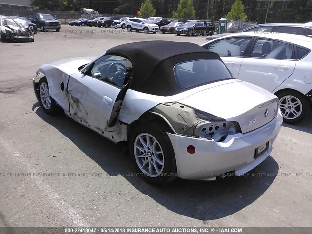 4USBT33505LS53991 - 2005 BMW Z4 2.5 SILVER photo 3