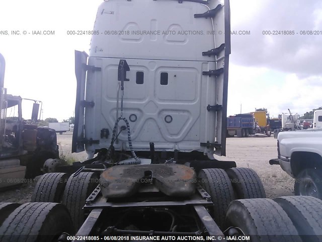 3AKJGLBGXGSHT7176 - 2016 FREIGHTLINER CASCADIA 125  BLACK photo 8