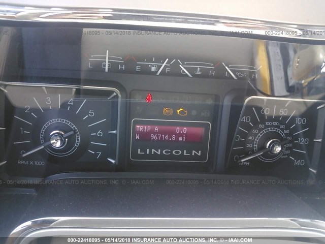 5LMFU28547LJ02865 - 2007 LINCOLN NAVIGATOR WHITE photo 7