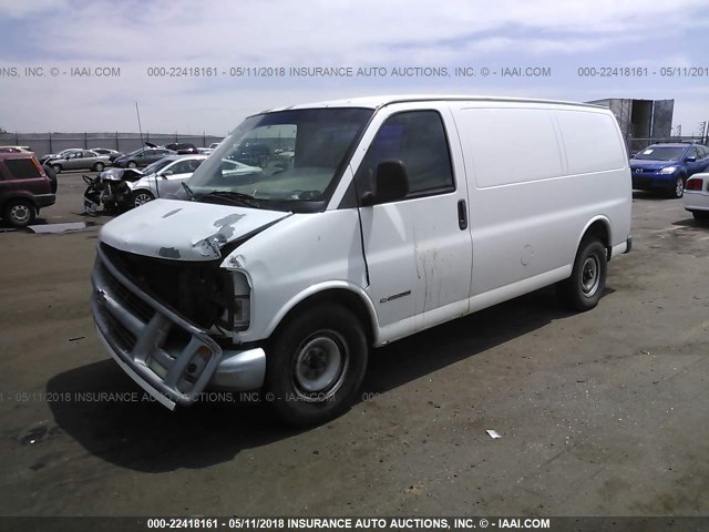 1GCFG25W5X1138426 - 1999 CHEVROLET EXPRESS G2500  WHITE photo 2