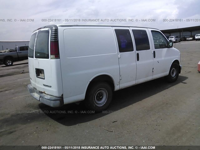 1GCFG25W5X1138426 - 1999 CHEVROLET EXPRESS G2500  WHITE photo 4