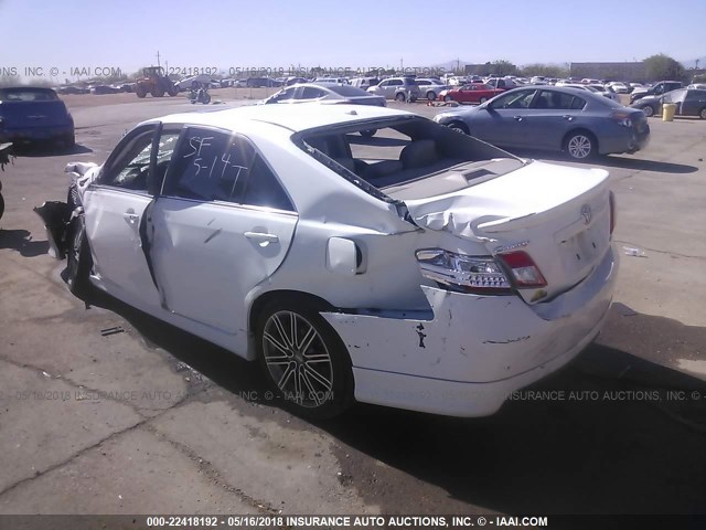 4T1BK3EK7BU625887 - 2011 TOYOTA CAMRY SE/LE/XLE WHITE photo 3