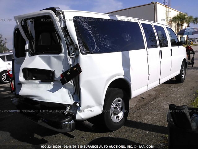 1GAZGPFG0H1195502 - 2017 CHEVROLET EXPRESS G3500 LT WHITE photo 4