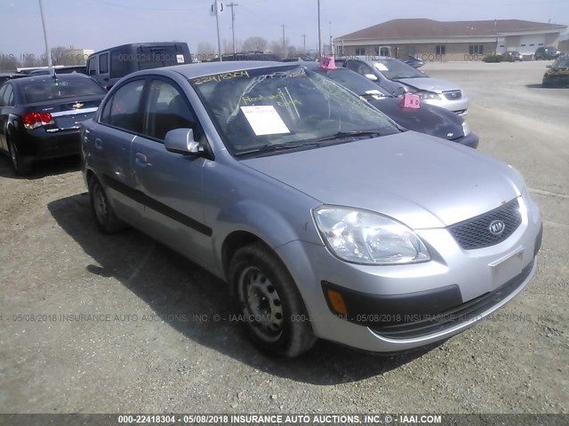 KNADE123766131185 - 2006 KIA RIO SILVER photo 1