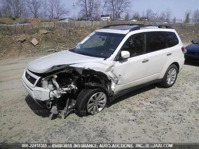 JF2SHAEC3BH741520 - 2011 SUBARU FORESTER LIMITED WHITE photo 2