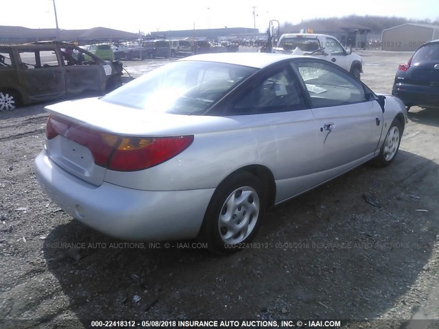 1G8ZR12782Z229693 - 2002 SATURN SC2 SILVER photo 4