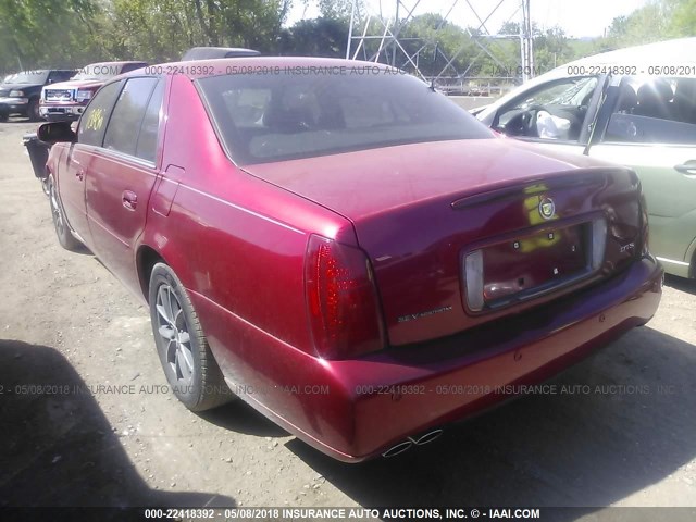 1G6KF57953U269927 - 2003 CADILLAC DEVILLE DTS RED photo 3