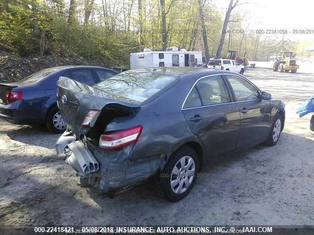 4T4BF3EK9BR090748 - 2011 TOYOTA CAMRY SE/LE/XLE GRAY photo 4