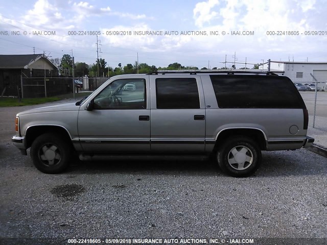 1GKFK16R7XJ787893 - 1999 GMC SUBURBAN K1500 TAN photo 6