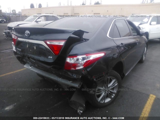 4T1BF1FK0GU546866 - 2016 TOYOTA CAMRY LE/XLE/SE/XSE BLUE photo 4