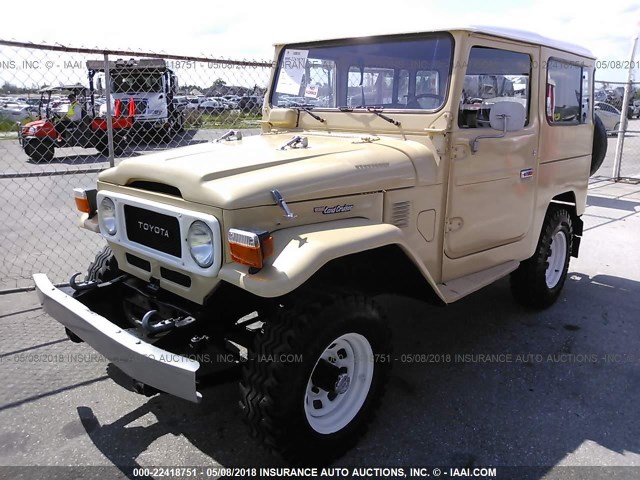 FJ40926081 - 1981 TOYOTA LAND CRUISER FJ40 CREAM photo 2