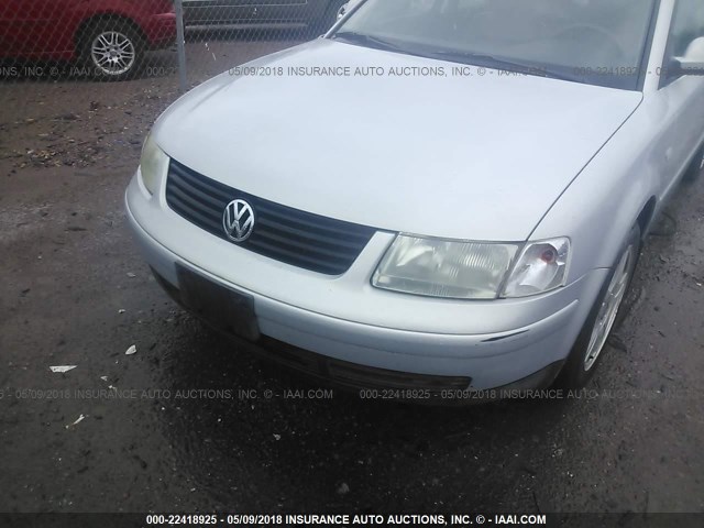WVWPD23B3YP222854 - 2000 VOLKSWAGEN PASSAT GLX 灰色 照片 6