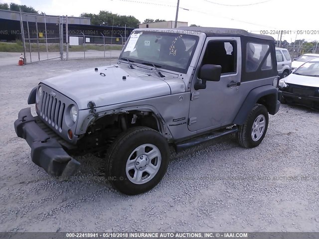 1C4AJWAG5DL655520 - 2013 JEEP WRANGLER SPORT SILVER photo 2