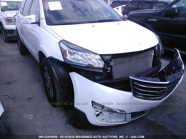 1GNKRGKD4HJ105743 - 2017 CHEVROLET TRAVERSE LT WHITE photo 6