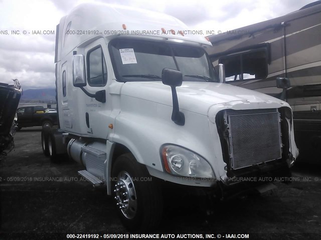 3AKJGLD54GSGZ3249 - 2016 FREIGHTLINER CASCADIA 125  WHITE photo 1