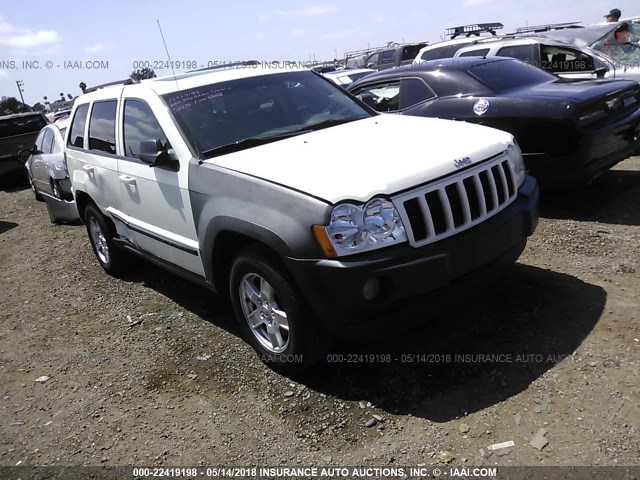 1J8HR48P47C605707 - 2007 JEEP GRAND CHEROKEE LAREDO/COLUMBIA/FREEDOM 白色 照片 1