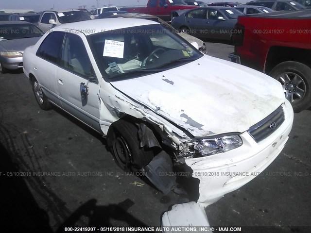 4T1BG22K21U858221 - 2001 TOYOTA CAMRY CE/LE/XLE 白色 照片 1