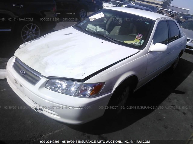 4T1BG22K21U858221 - 2001 TOYOTA CAMRY CE/LE/XLE 白色 照片 2