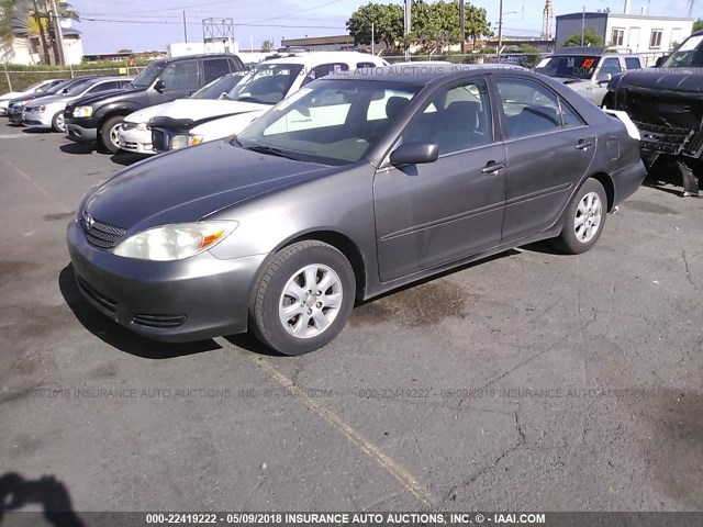 JTDBF32K530127502 - 2003 TOYOTA CAMRY LE/XLE GRAY photo 2