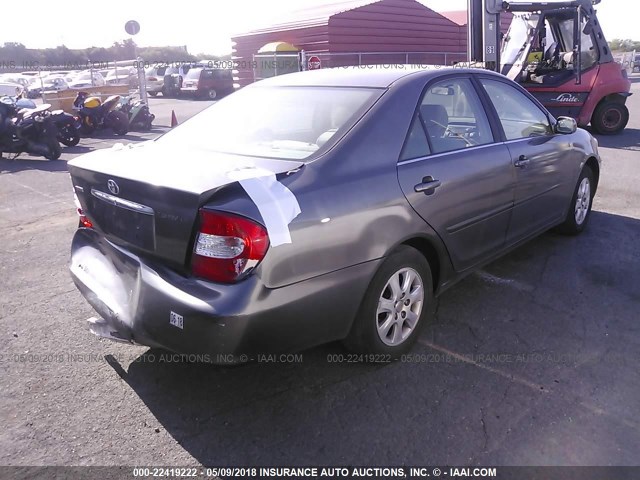 JTDBF32K530127502 - 2003 TOYOTA CAMRY LE/XLE Grau Foto 4