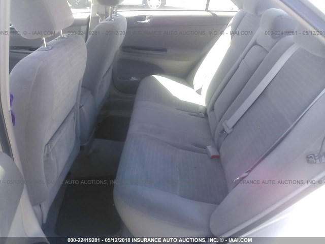 4T1BE32K75U559762 - 2005 TOYOTA CAMRY LE/XLE/SE ვერცხლისფერი ფოტო 8
