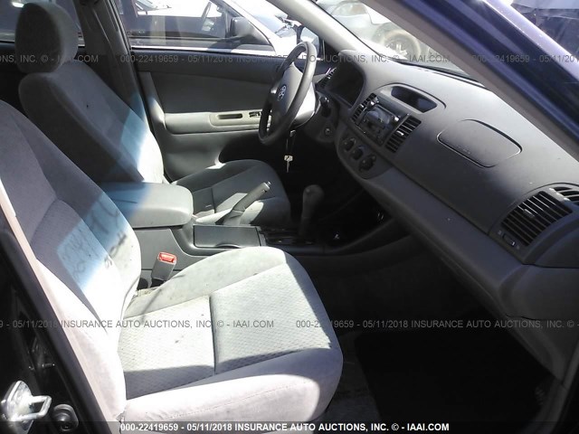 4T1BE32K04U328801 - 2004 TOYOTA CAMRY LE/XLE/SE შავი ფოტო 5