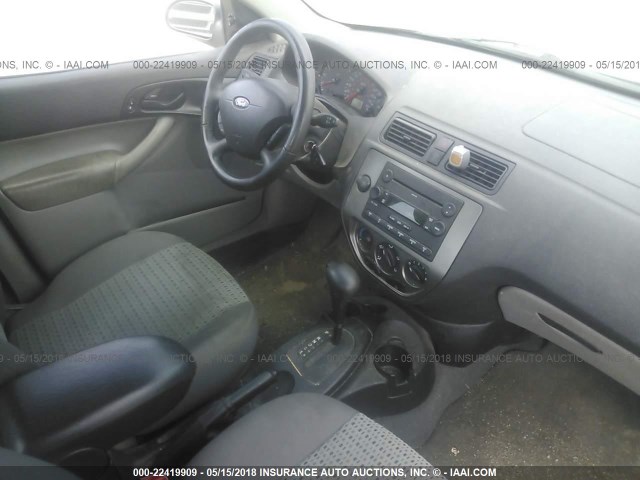 1FAFP34NX6W171489 - 2006 FORD FOCUS ZX4 GRAY photo 5