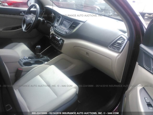 KM8J33A27GU202250 - 2016 HYUNDAI TUCSON LIMITED/SPORT AND ECO/SE MAROON photo 5