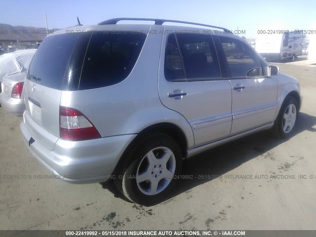 4JGAB75EX2A364267 - 2002 MERCEDES-BENZ ML 500 SILVER photo 4