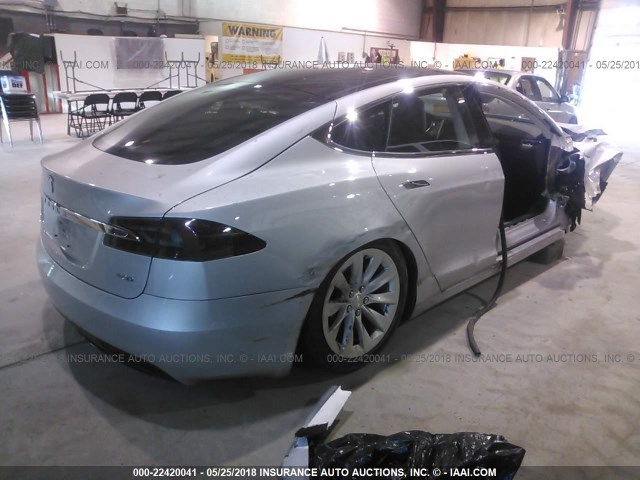 5YJSA1E20GF169873 - 2016 TESLA MODEL S Արծաթագույն լուսանկար 4