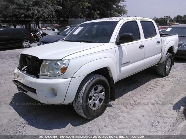 3TMLU42NX9M020901 - 2009 TOYOTA TACOMA DOUBLE CAB WHITE photo 2