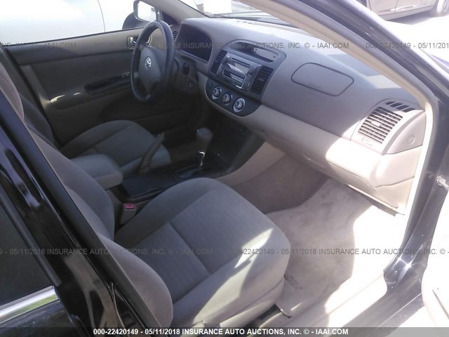 4T1BE32KX6U110528 - 2006 TOYOTA CAMRY LE/XLE/SE შავი ფოტო 5