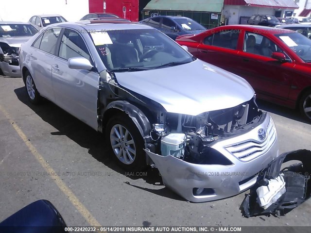 4T4BF3EK7BR188659 - 2011 TOYOTA CAMRY SE/LE/XLE 银色 照片 1