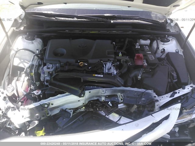 4T1B11HK4JU571577 - 2018 TOYOTA CAMRY L/LE/XLE/SE/XSE 白色 照片 10