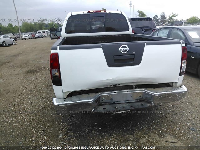 1N6AD06U36C477108 - 2006 NISSAN FRONTIER KING CAB LE/SE/OFF ROAD WHITE photo 6