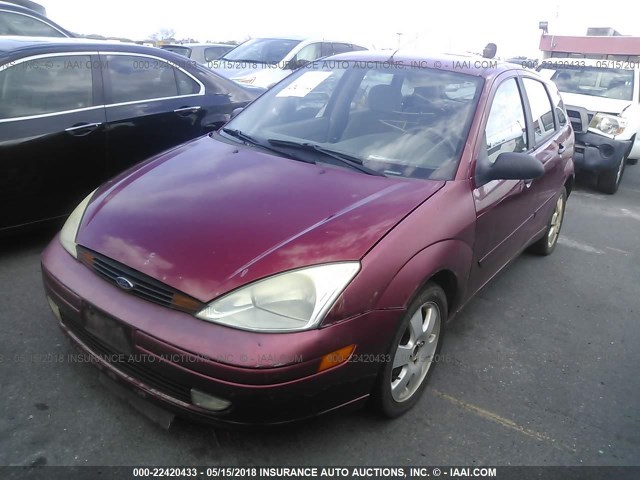 3FAFP37392R143402 - 2002 FORD FOCUS ZX5 RED photo 2