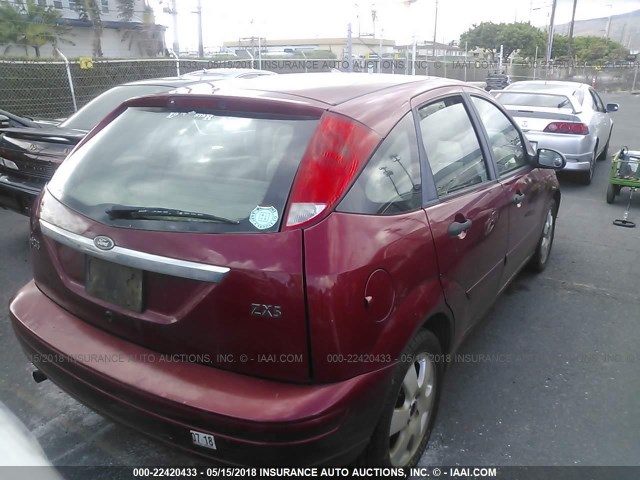 3FAFP37392R143402 - 2002 FORD FOCUS ZX5 RED photo 4