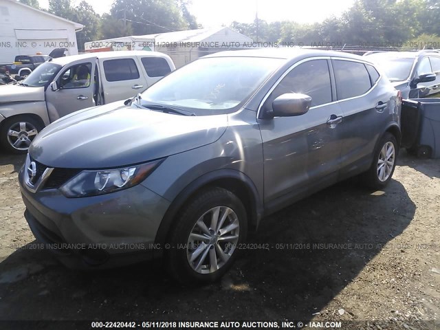 JN1BJ1CP6HW009804 - 2017 NISSAN ROGUE SPORT S/SV/SL GRAY photo 2